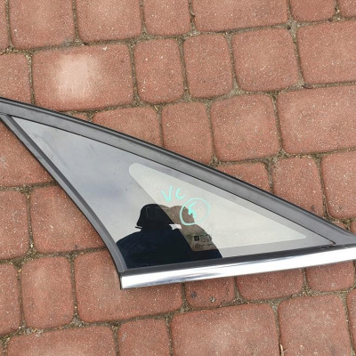 Szyba tył tylna HB 2005r jasna Opel Vectra C