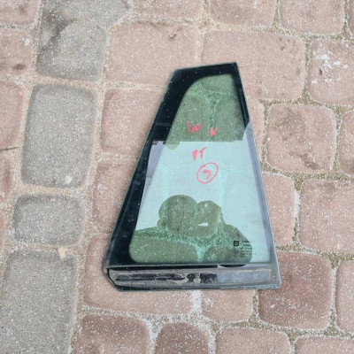 Szyba tył tylna jasna kombi Opel Insignia 2013r