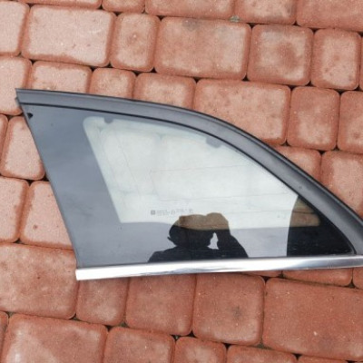 Szyba tył tylna karoseryjna kombi Insignia 2013r