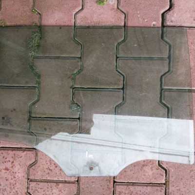 Szyba tył tylna kombi Opel INSIGNIA 2010 prawa