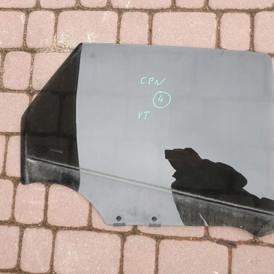 Szyba tył tylna prawa 2014r ciemna Renault Captur