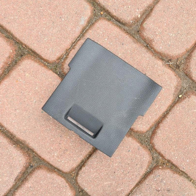 Zaślepka tunelu OBD2 Opel Meriva B 13354938