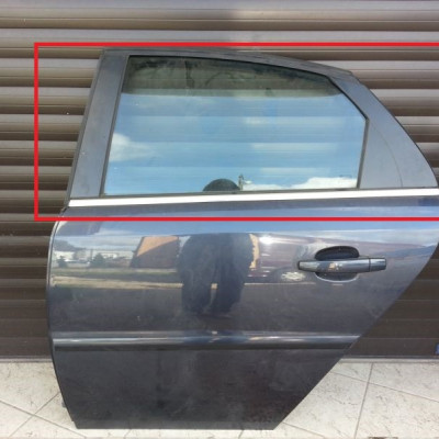 Szyba tył tylna Vectra C Hatchback kielce 2008r