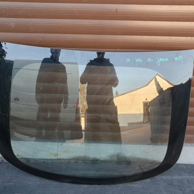 Szybał tył tylna hatchback Opel INSIGNIA 2011 13