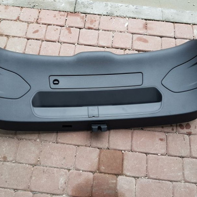 Tapicerka klapy bagażnika Audi Q3 2017r 8U0867979A