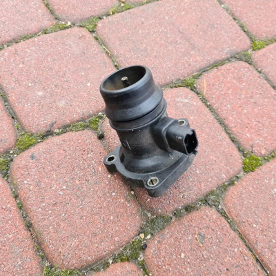Termostat 1.4T Opel Astra J IV 55579011
