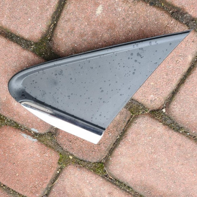 Trójkąt błotnika lewy chrom Opel Mokka 95327347