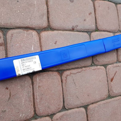 Trójkąt Oryginał GM Opel Astra J Zafira 93199658