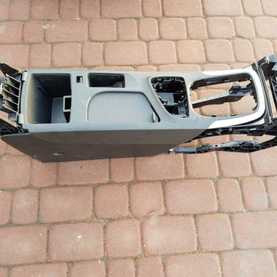 Tunel środkowy Europa Opel Insignia