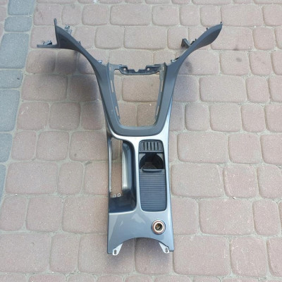 Tunel środkowy panel radia Ford Kuga 2008r