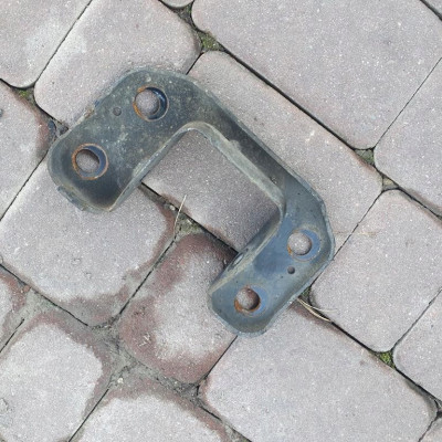 Uchwyt mocowanie belki tył Opel Astra J IV