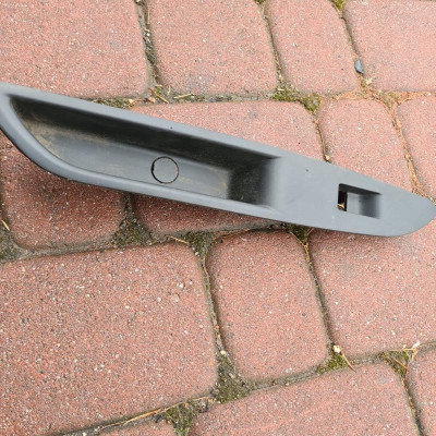 Uchwyt mocowanie boczka tył Opel Mokka 95025524