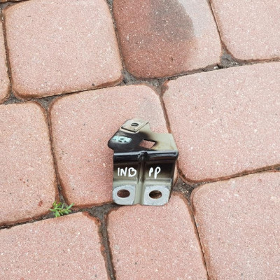 Uchwyt mocowanie błotnika Opel Insignia B 2017r