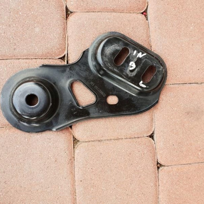 Uchwyt mocowanie chłodnicy Insignia B 22982753