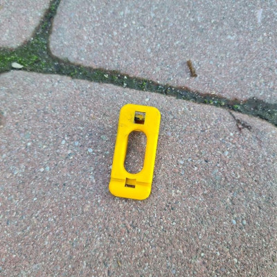 Uchwyt mocowanie maski podpórka Opel Corsa E