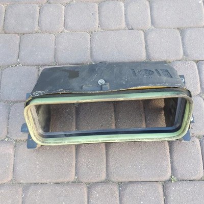 Uchwyt mocowanie maski VIVARO TRAFIC 8200004921