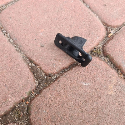 Uchwyt mocowanie podpórka maski Opel Mokka