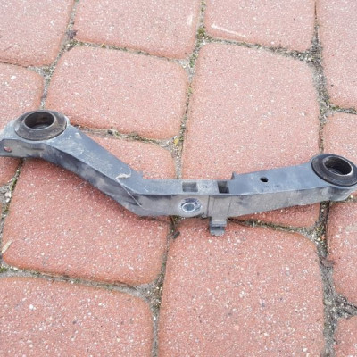 Uchwyt obudowy filtra powietrza Meriva A 55351609