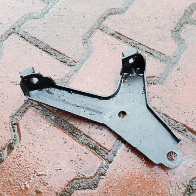 Uchwyt łapa 2.5 DCI VIVARO TRAFIC PRIMASTAR