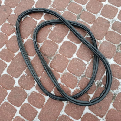 Uszczelka bagażnika tył HB Opel Astra K V