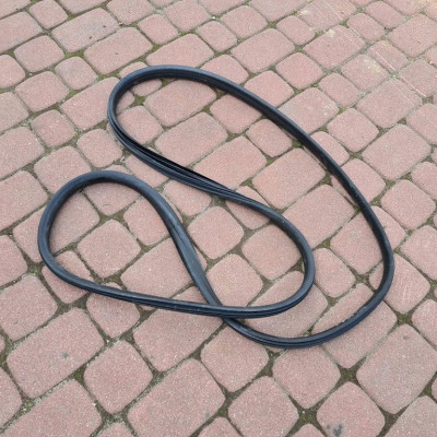 Uszczelka drzwi przód lewa Renault Clio IV