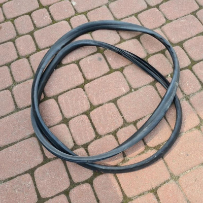 Uszczelka drzwi przód prawa Renault Clio IV