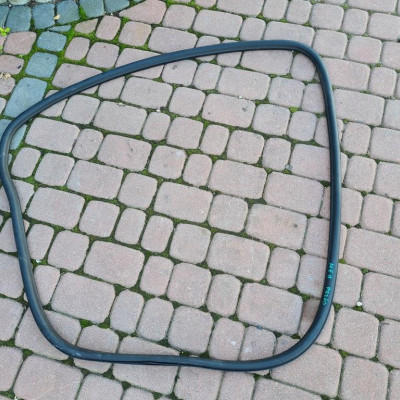 Uszczelka prawa lewa przód drzwi Opel Meriva B