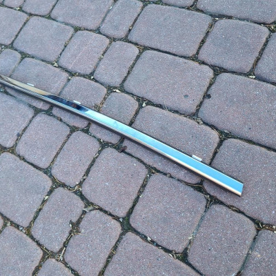 Uszczelka zgarniacz drzwi tył chrom OPEL Mokka