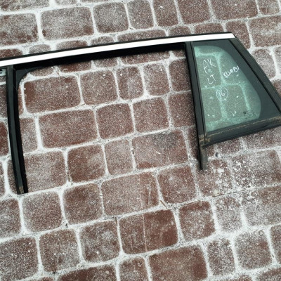 Uszczelka zgarniacz szyba tył Opel Astra K V 2016r