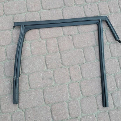 Uszczelka zgarniacz tylna lewa Renault Clio IV