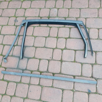 Uszczelka zgarniacz uszczelka Opel Astra J IV