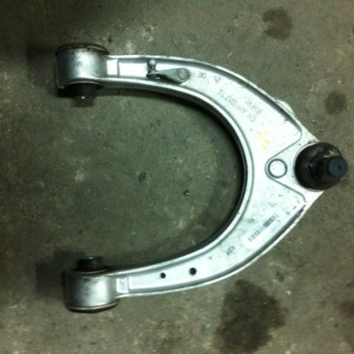 Wahacz górny prawy BMW F10 F11 nowy