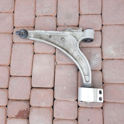 Wahacz przedni lewy LIFT Opel Astra J IV 13401129