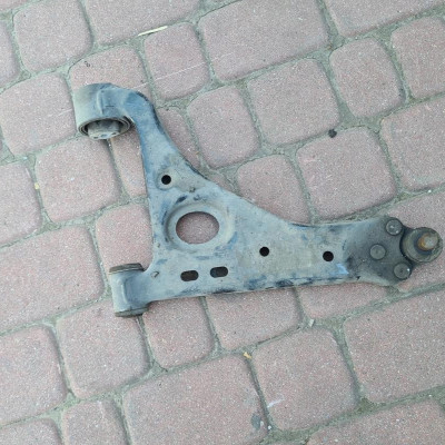 Wahacz przedni lewy zawieszenie Opel Mokka X