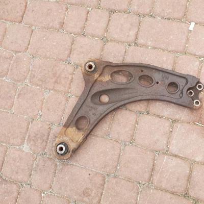 Wahacz przód przedni prawy 2.0DCI VIVARO TRAFIC