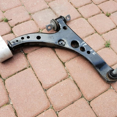 Wahacz przód przedni prawy IGŁA 17r Opel Astra K V