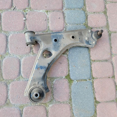 Wahacz przód przedni prawy IGŁA Opel Corsa E