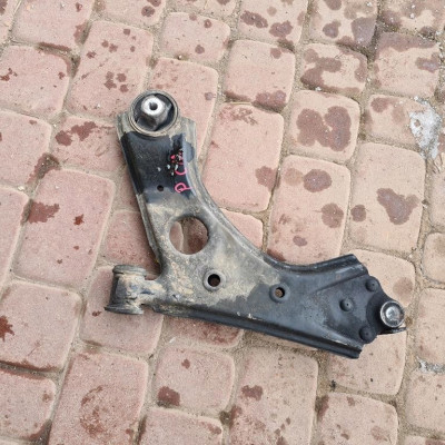 Wahacz przód przedni prawy Opel Combo D