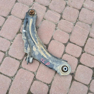 Wahacz przód przedni prawy Renault Clio IV