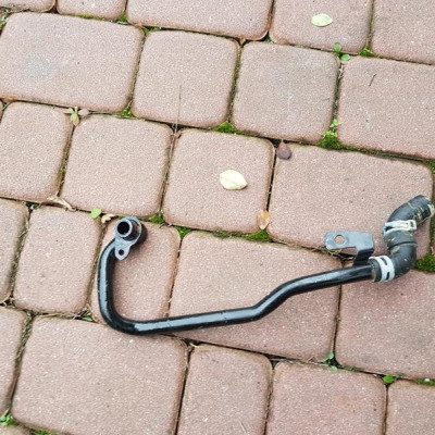 Wąż rura przewód wody Audi Q3 5Q0122073H