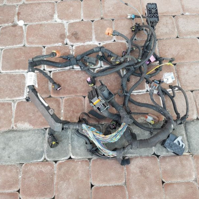 Wiązka silnika instalacja Opel Insignia 13296037