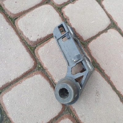 Wieszak mocowanie wydechu Opel Astra K V 13453255