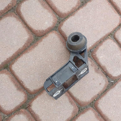 Wieszak mocowanie wydechu Opel Astra K V 13453330