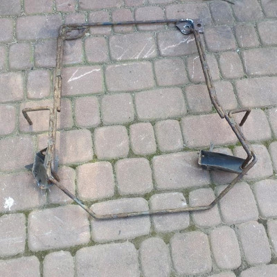 Wieszak na koło zapasowe mocowanie VIVARO TRAFIC