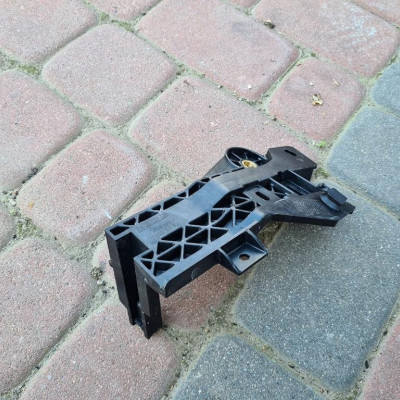 Bezpieczniki podstawa Opel Insignia B 39107128