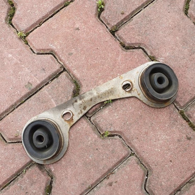 Wieszak wydechu uchwyt Opel Insignia 13229794