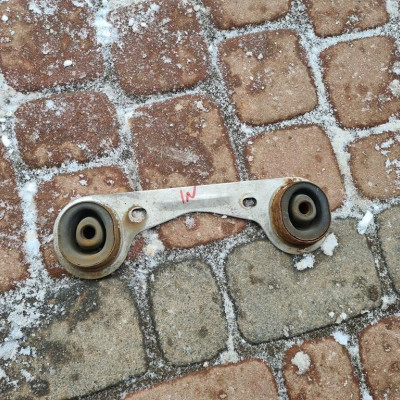 Wieszak wydechu uchwyt ucho tlumika Opel Insignia