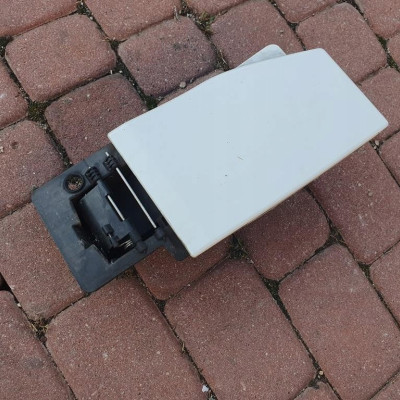 Wlew paliwa klapka AdBlue Vivaro B Trafic III