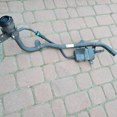 Wlew paliwa rura Opel Insignia B 84431680