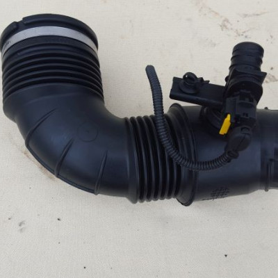 WLOT DOLOT RURA POWIETRZA OPEL INSIGNIA 55561787